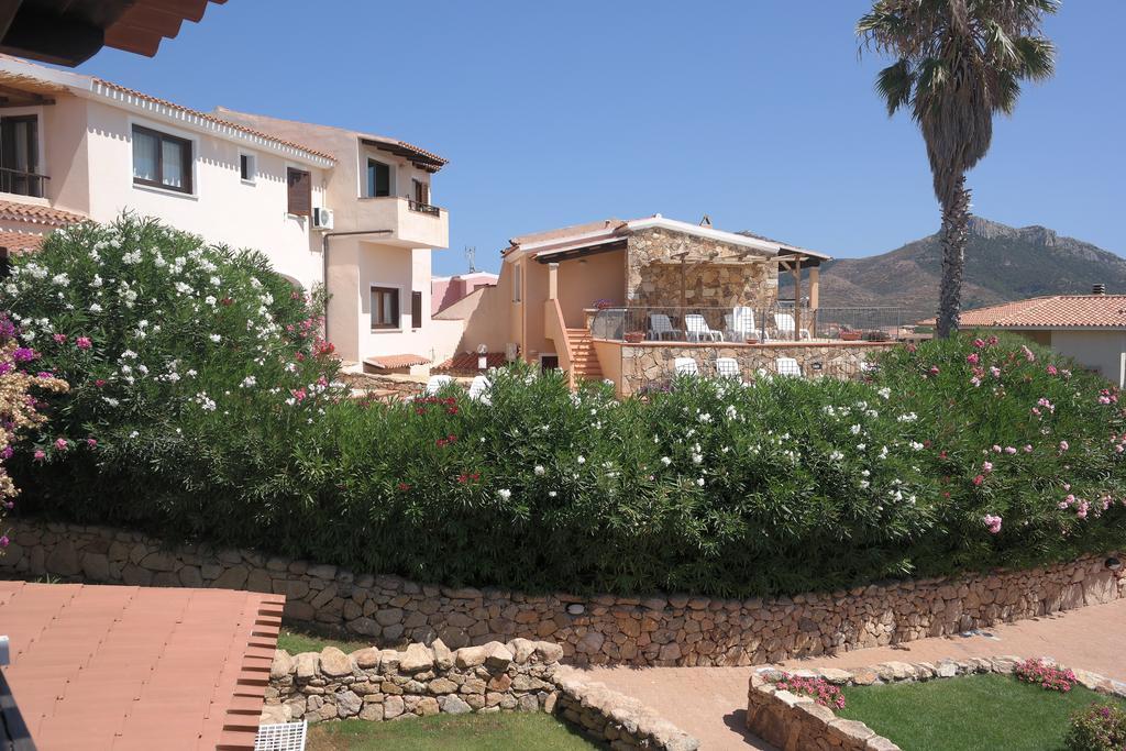 Sardinia Blu Residence ゴルフォ・アランチ エクステリア 写真
