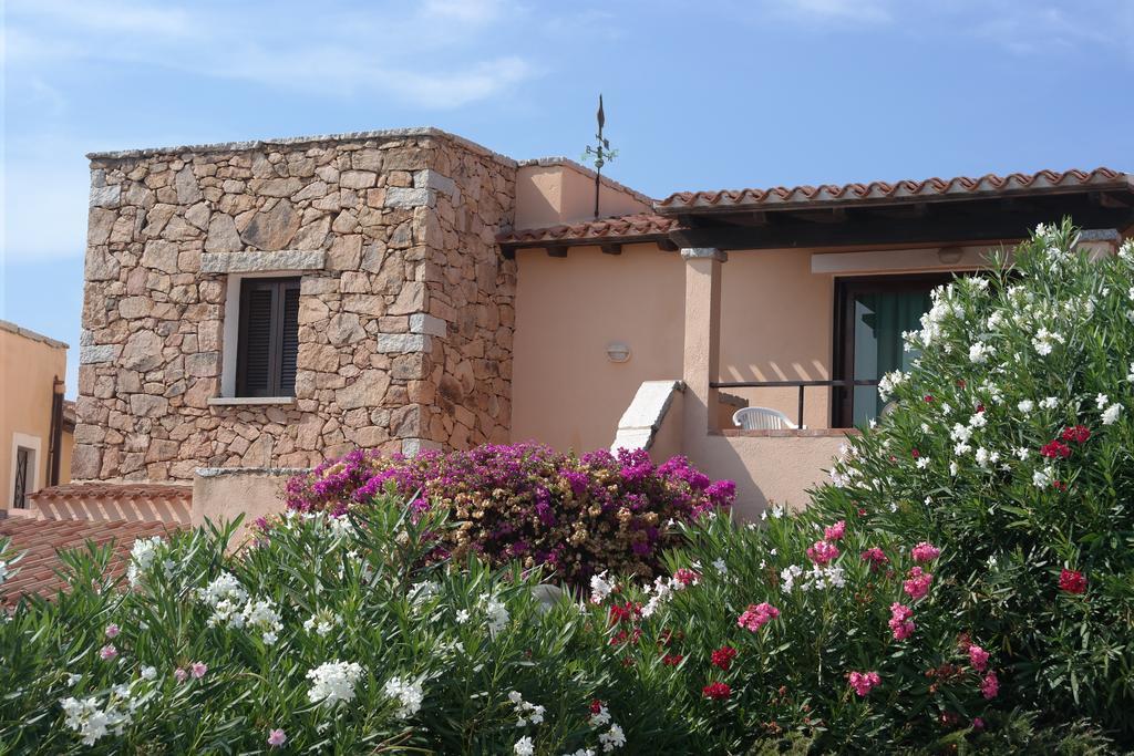 Sardinia Blu Residence ゴルフォ・アランチ エクステリア 写真