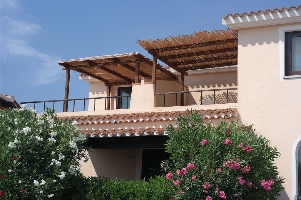 Sardinia Blu Residence ゴルフォ・アランチ エクステリア 写真